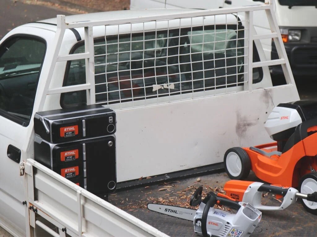 Seals and locking mechanisms allow the charger to be mounted in an exposed location whilst remaining water- and theft-proof