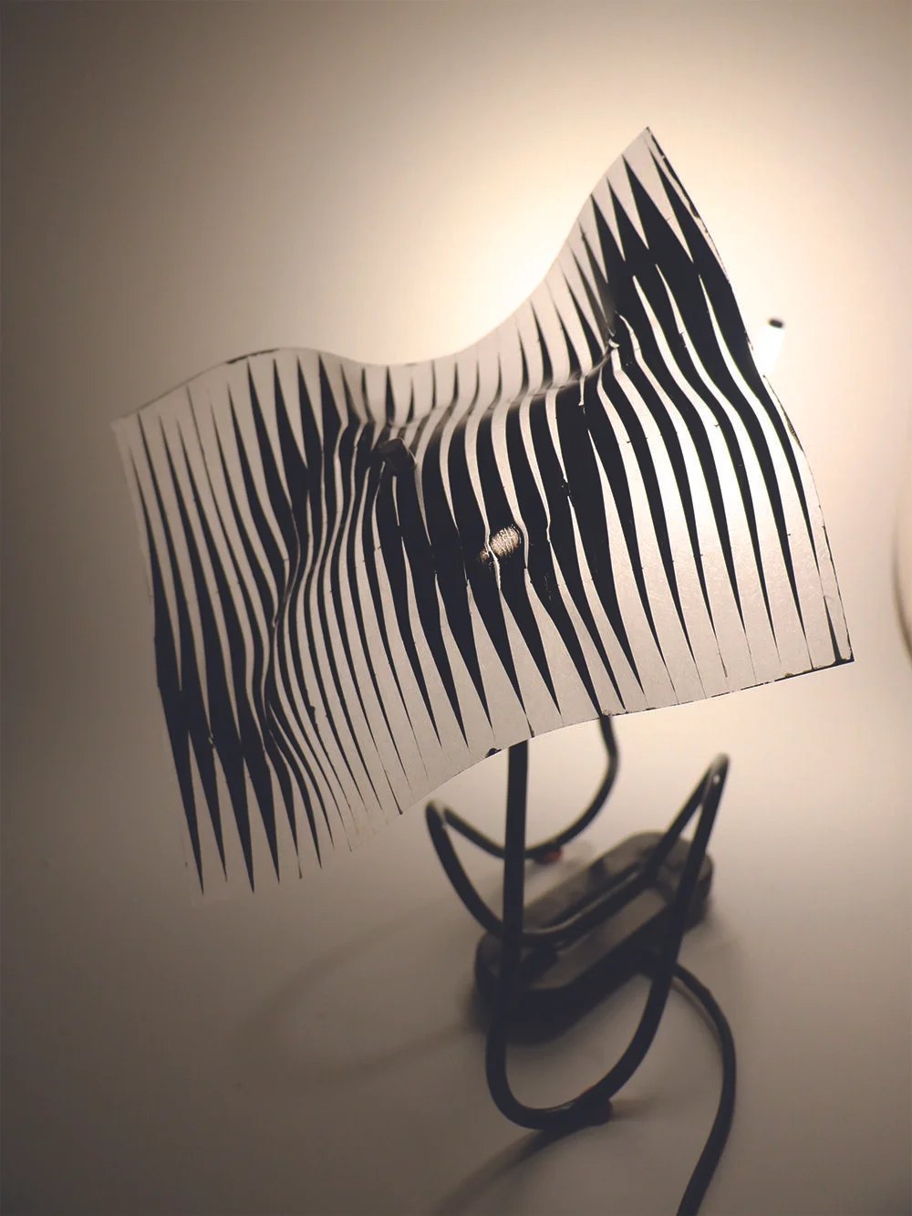 A lighting object which features a customisable design that allows the product to evolve as the user’s needs and aesthetic develop.