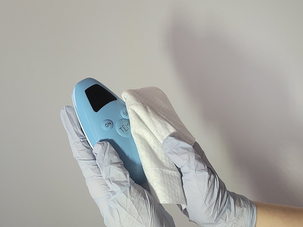 Designed to be easily cleaned with disinfectant towel