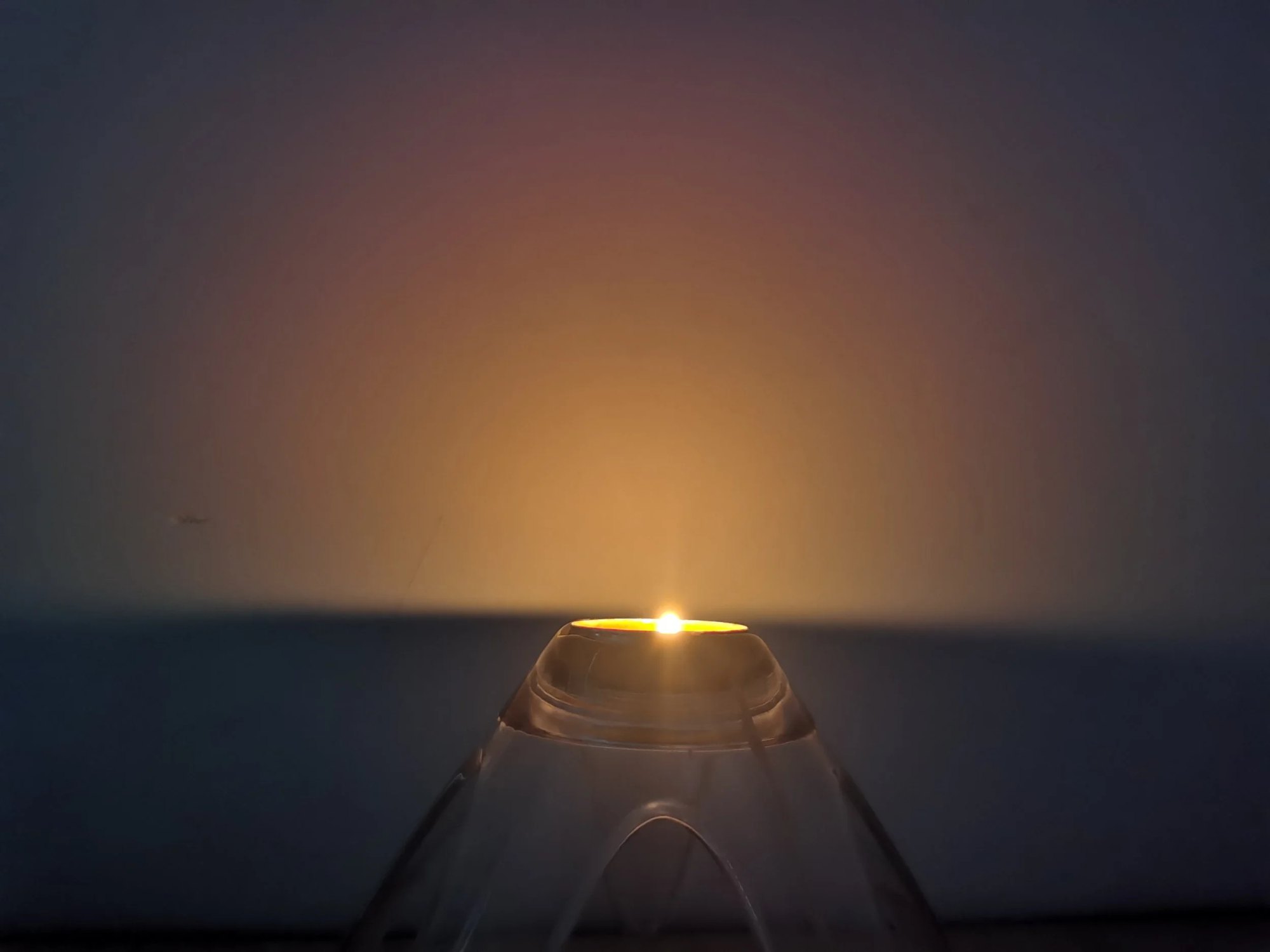 Effect of aromatherapy candle stand (horizon)