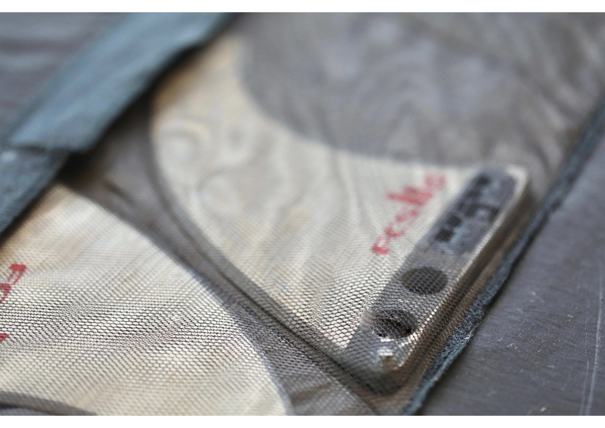 Fin pocket located internally