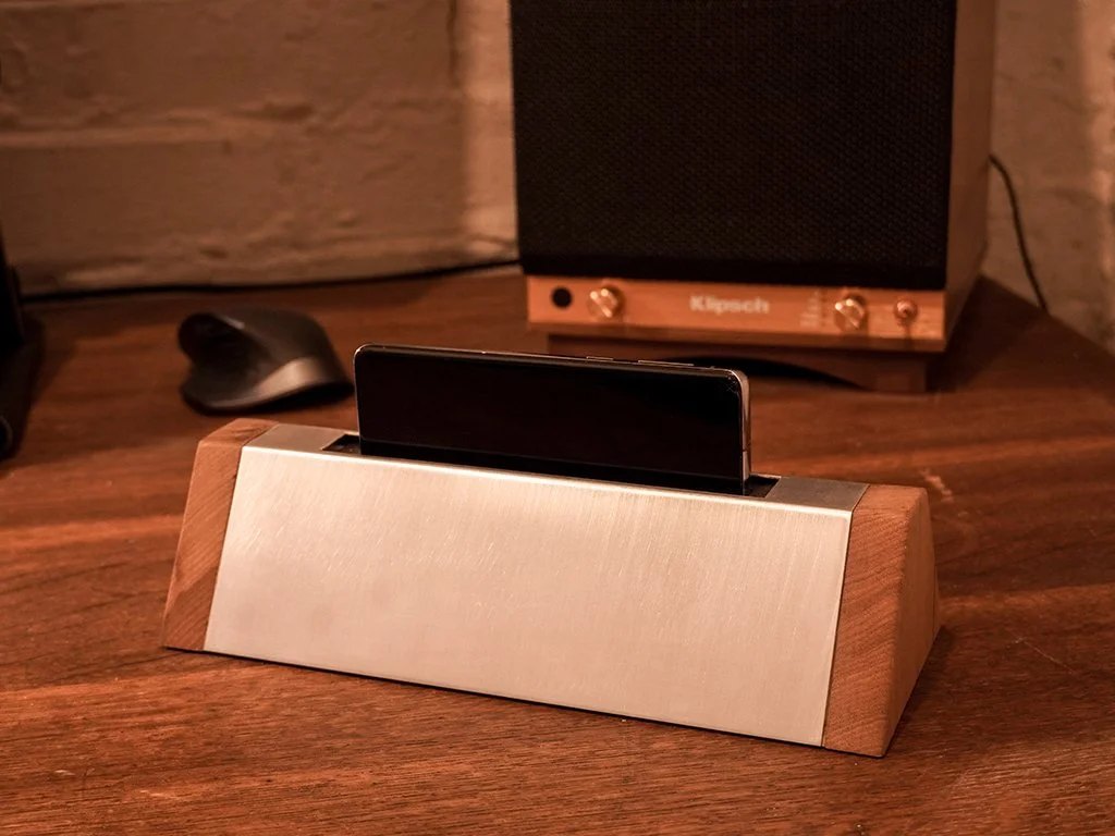 Push Hi-Fi Media Cradle by Wallace Galloway