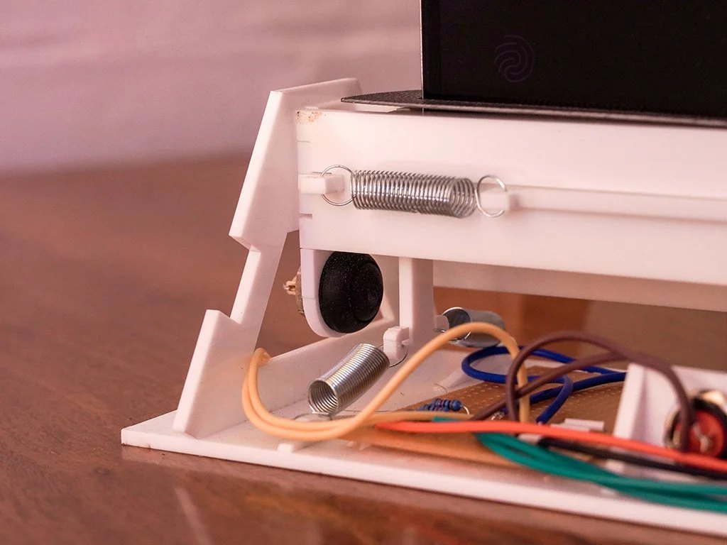Internal laser cut chassis of Push