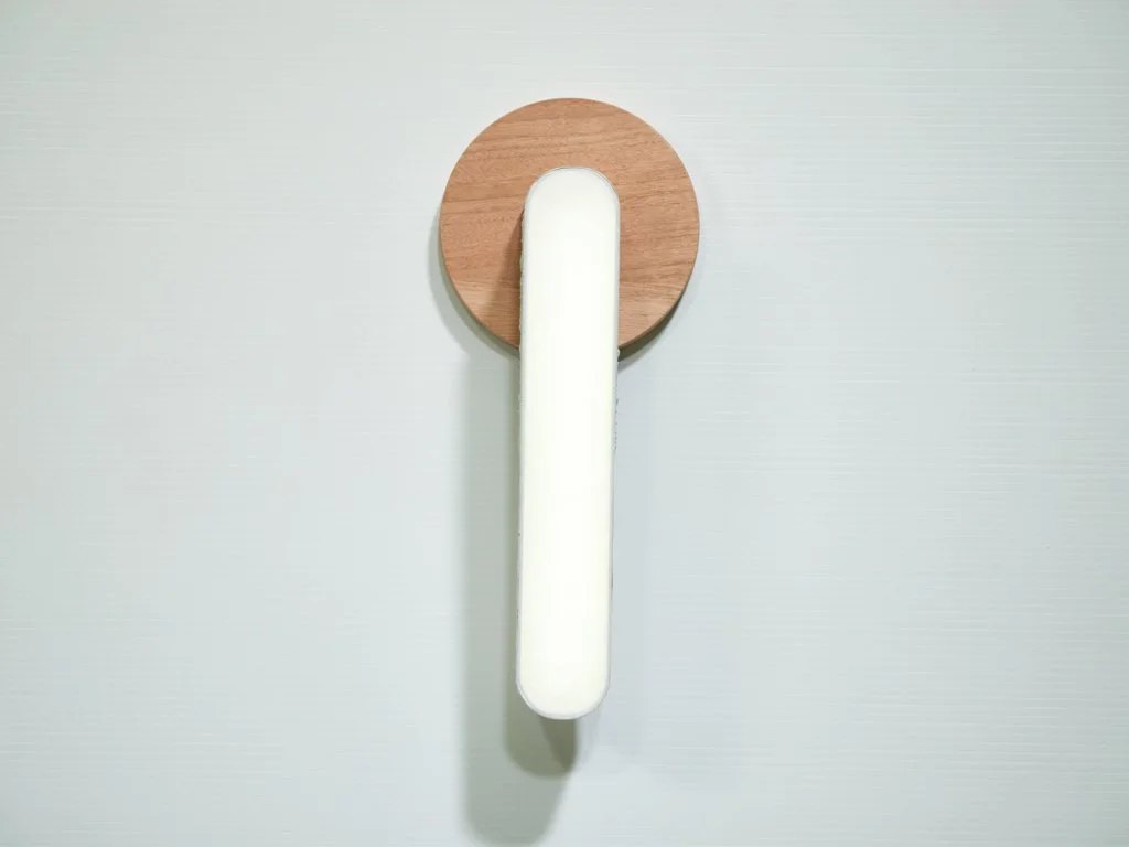 Hanji light in position l (Refer to this link to view interaction https://youtu.be/S68OjSuBF9k)
