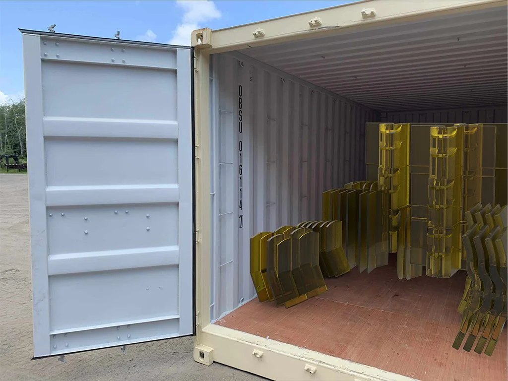 Pieces can be interlocked and stacked, reducing storage space.