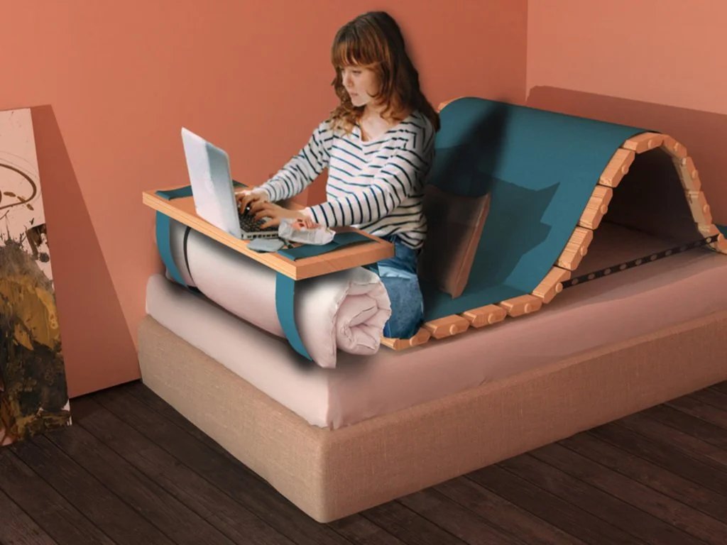Demonstration of how the product is used for working in context