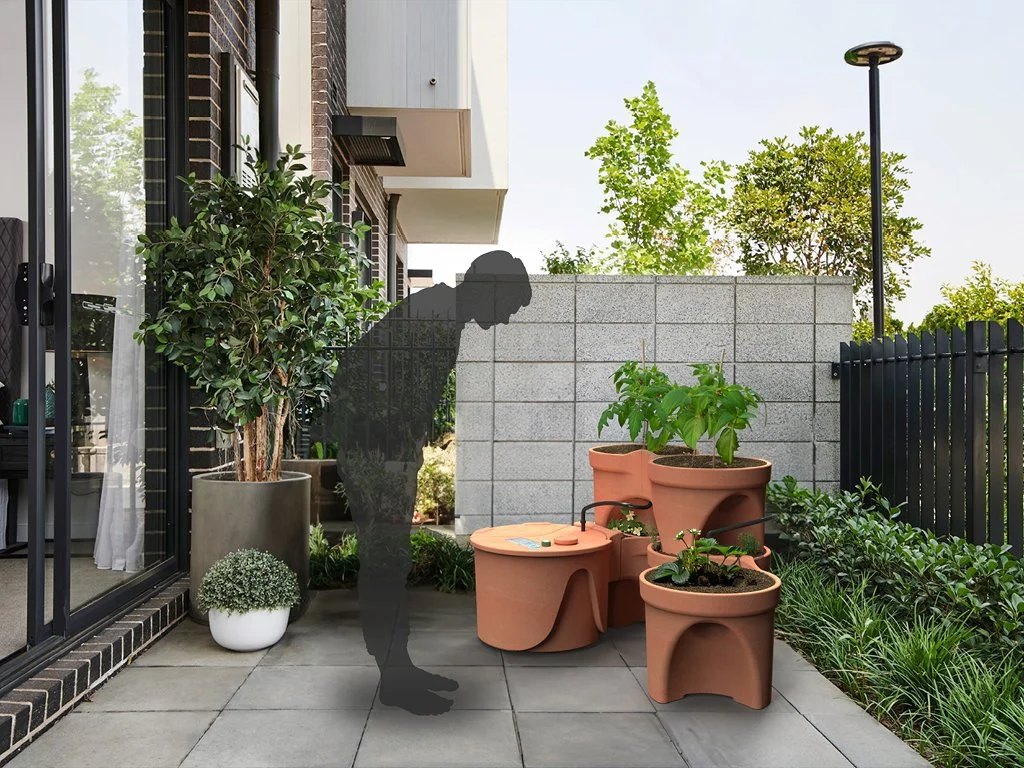 The garden system features a solar-powered reservoir module that irrigates modular planters, specifically designed to optimise edible plant production and maximise space efficiency in urban Australian homes