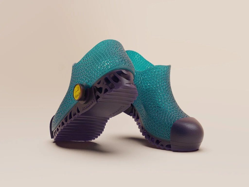 The low-cut summer configuration - featuring a breathable mesh mid-body and modular sole unit.